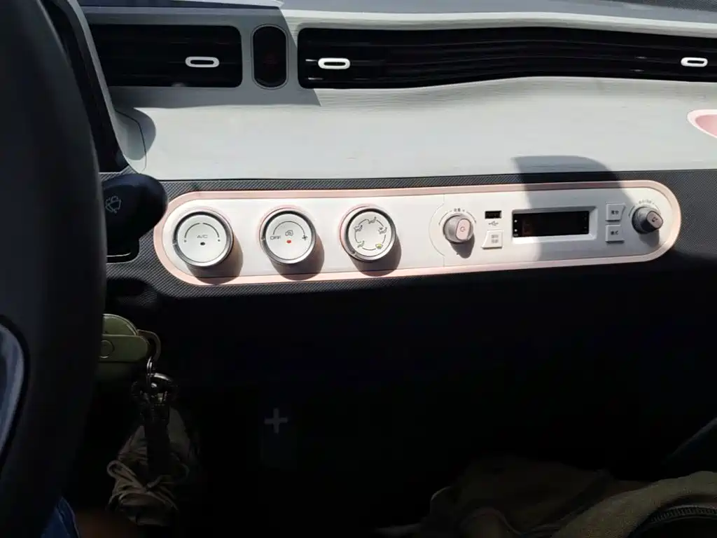 Wuling MINIEV — миниатюра 13