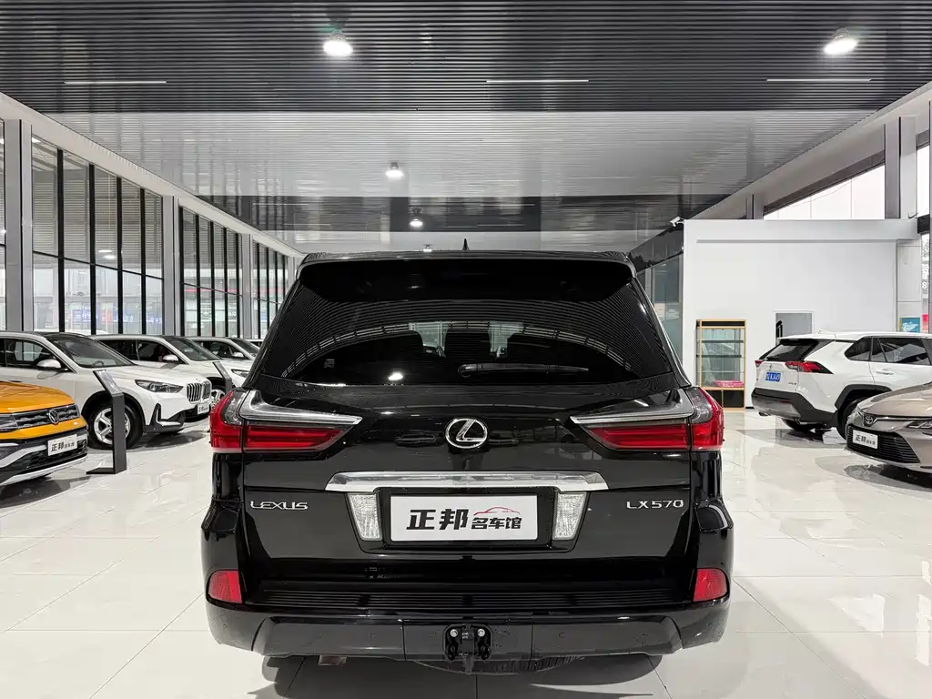 Lexus LX — миниатюра 4