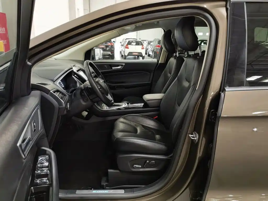 Ford Edge — миниатюра 10