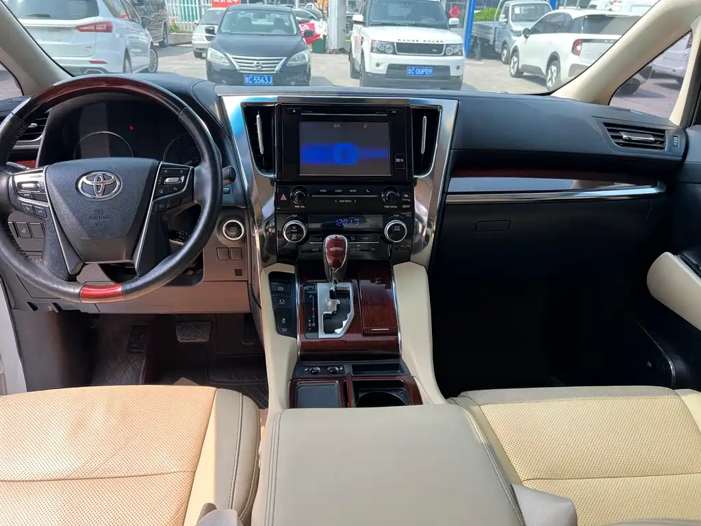 Toyota Alphard 2015 3.5L Luxury