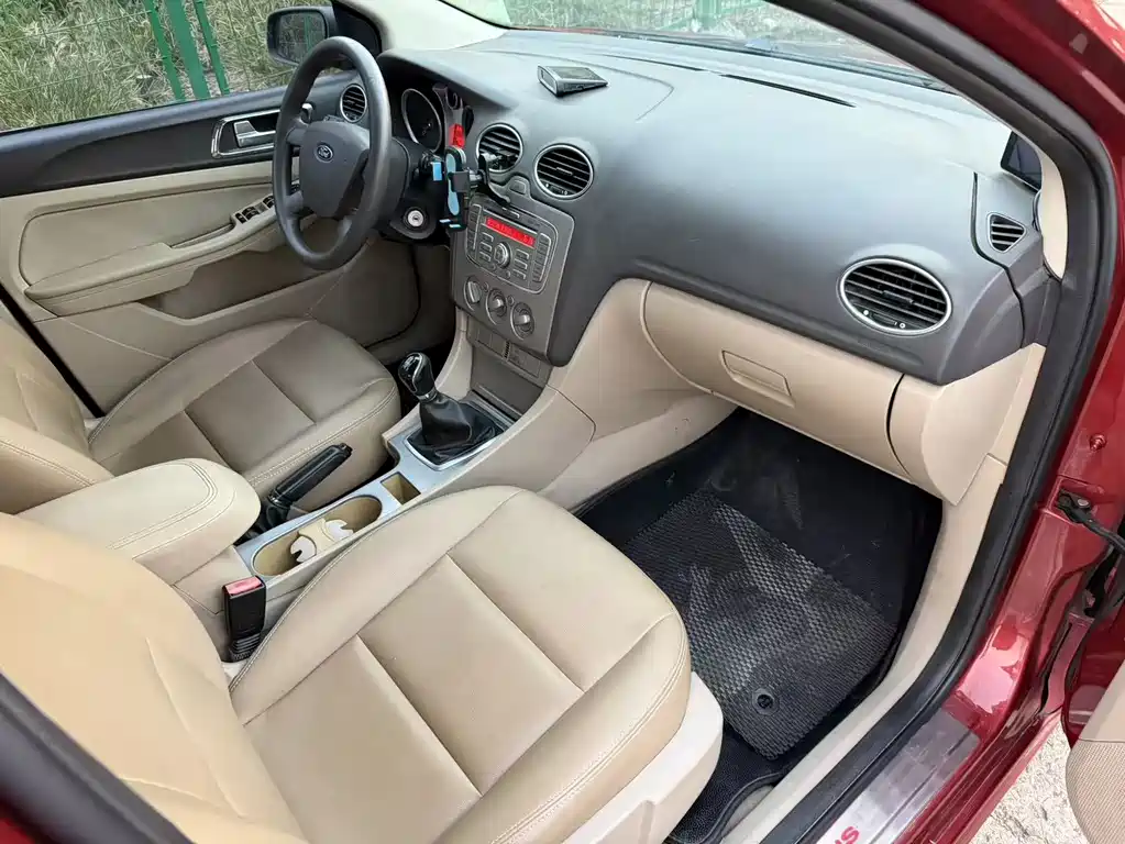 Ford Focus — миниатюра 10