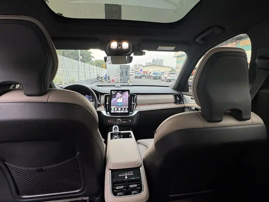 Volvo XC90 PHEV — миниатюра 24
