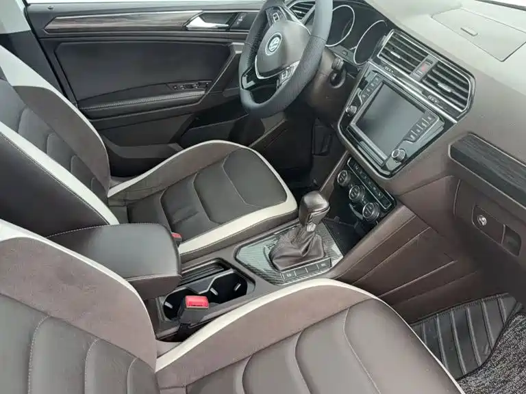 Volkswagen Tiguan L — миниатюра 8