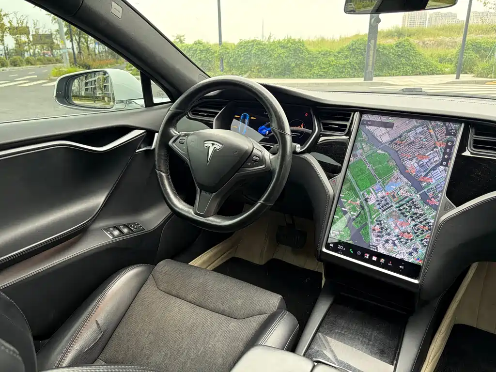 Tesla Model S — миниатюра 7