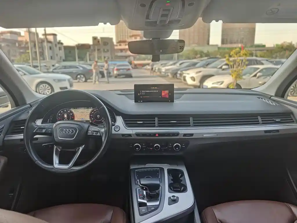 Audi Q7 — миниатюра 6