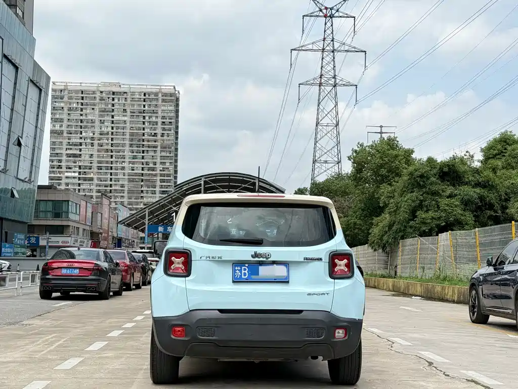 Jeep Renegade — миниатюра 6