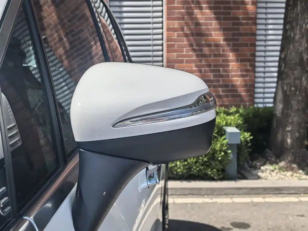 Mercedes-Benz EQE SUV — миниатюра 15
