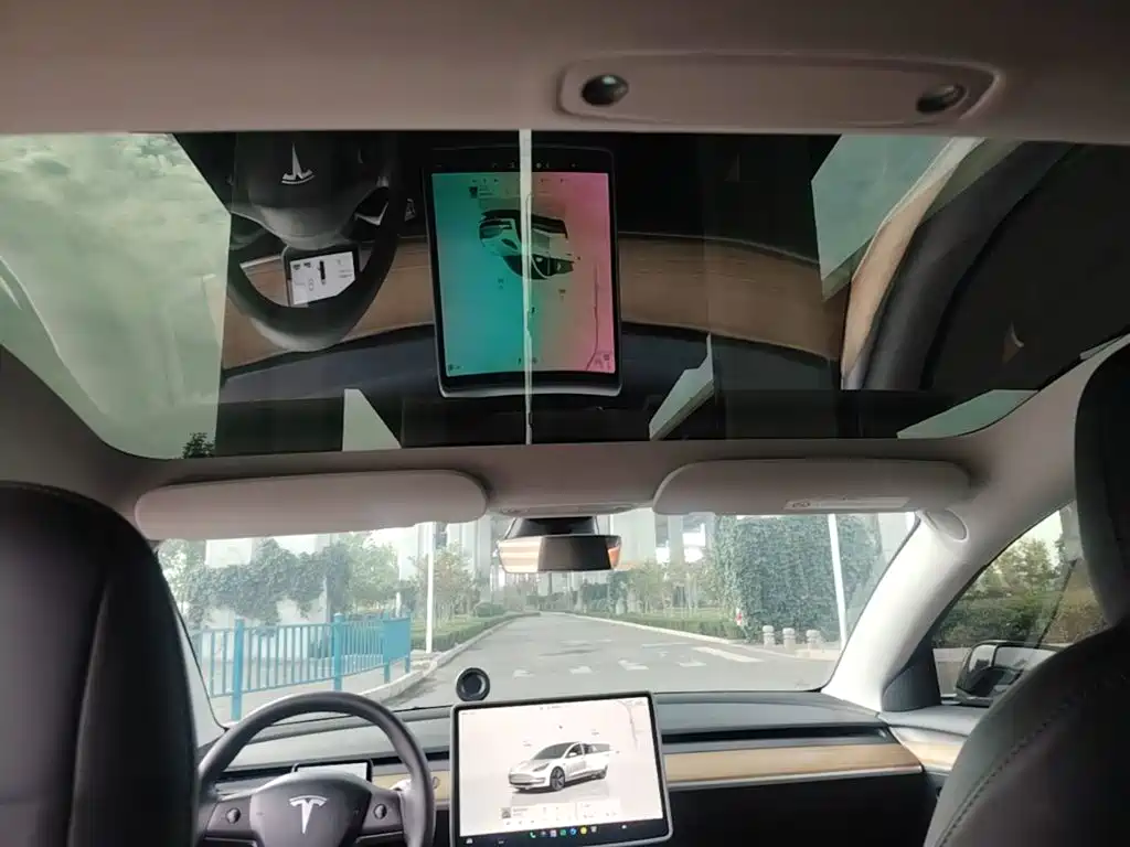 Tesla Model 3 — миниатюра 18
