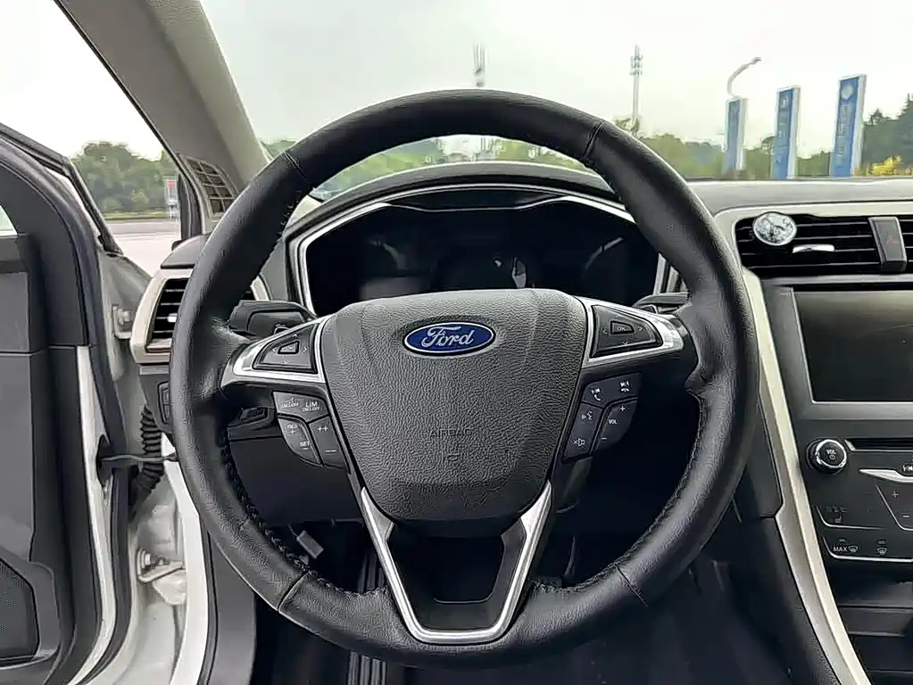 Ford Mondeo — миниатюра 14
