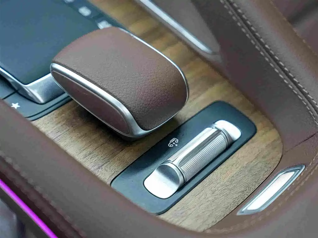 Mercedes-Benz GLE (Import) — миниатюра 9