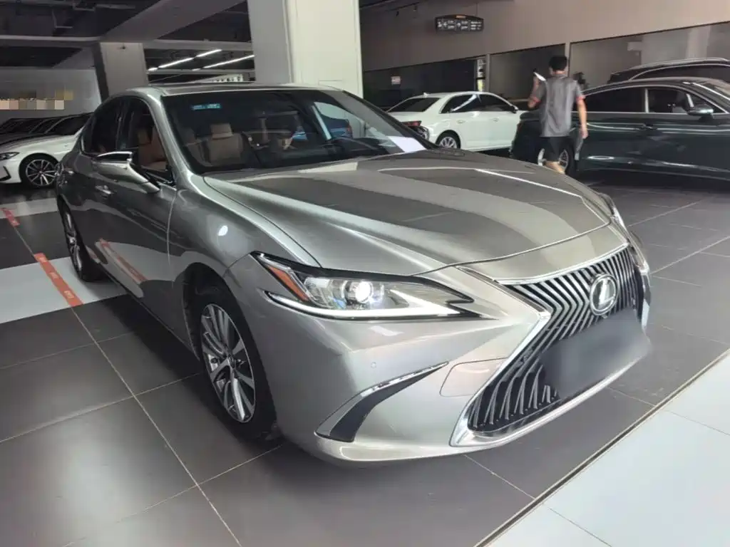 Lexus ES — миниатюра 4