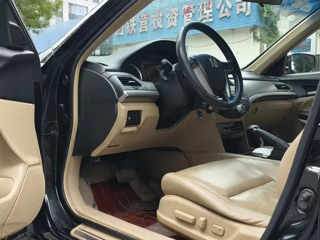 Honda Accord — миниатюра 8
