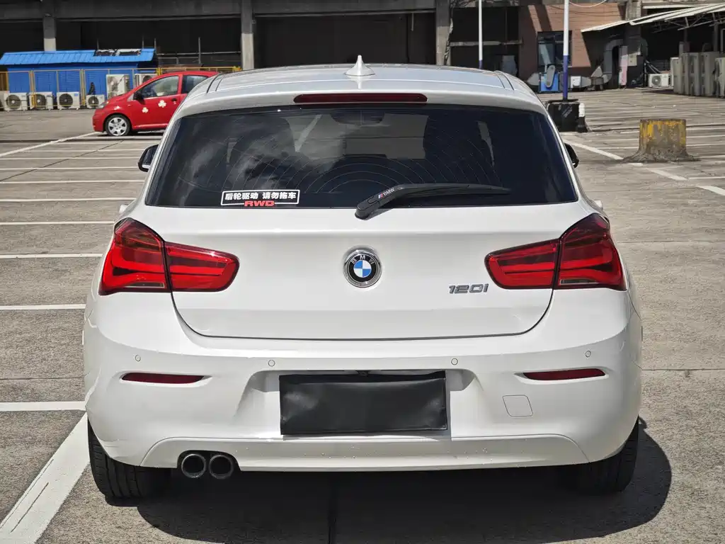 BMW 1 Series (Import) — миниатюра 6
