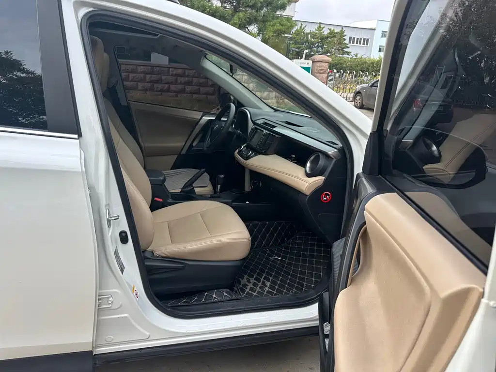 Toyota RAV4 — миниатюра 14