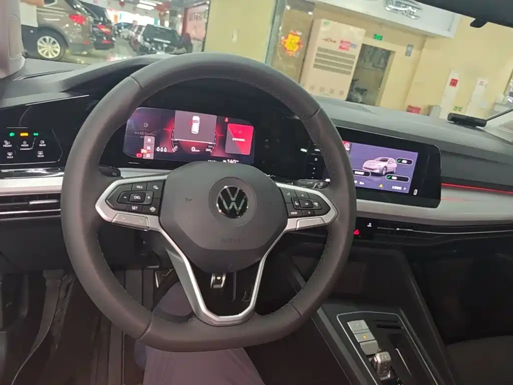 Volkswagen Golf — миниатюра 10