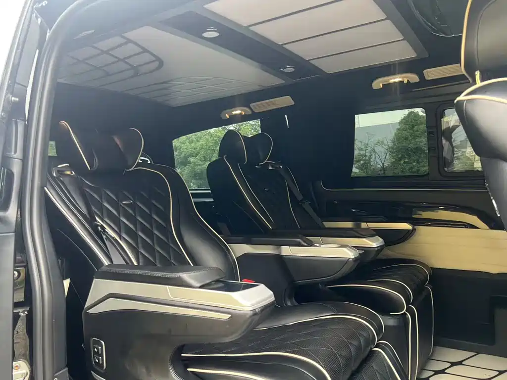 Mercedes-Benz Vito 2021 2.0T 9 мест