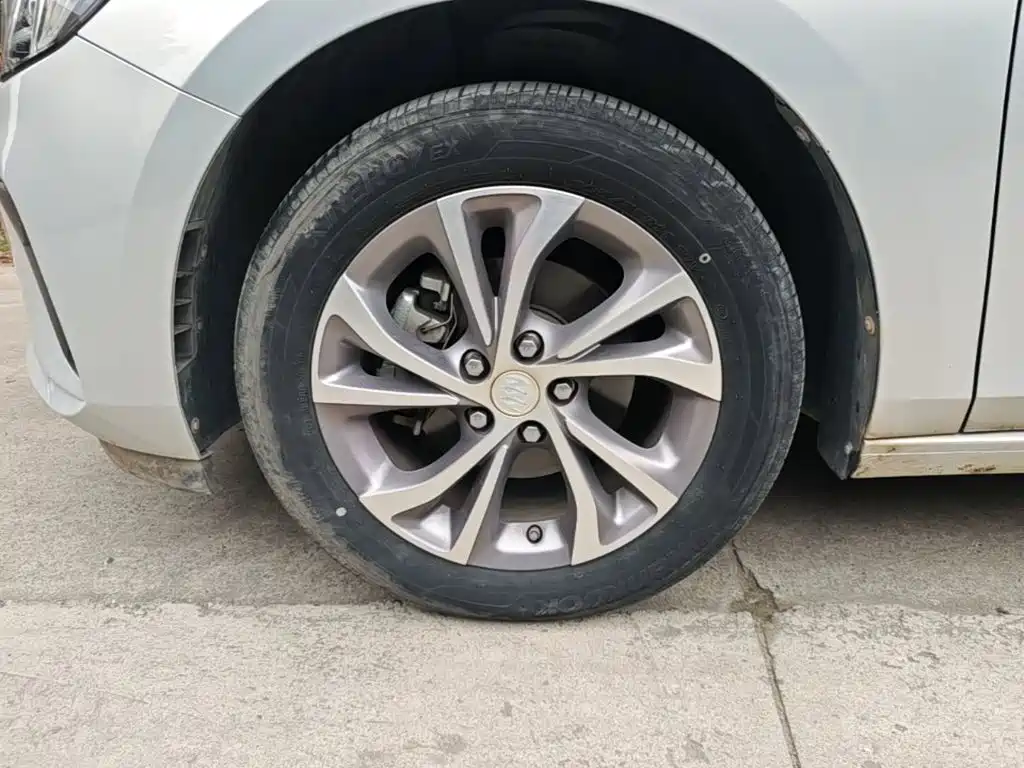 Buick Verano — миниатюра 23