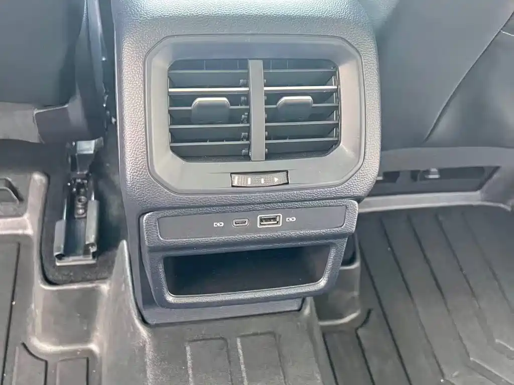 Volkswagen Tharu — миниатюра 10