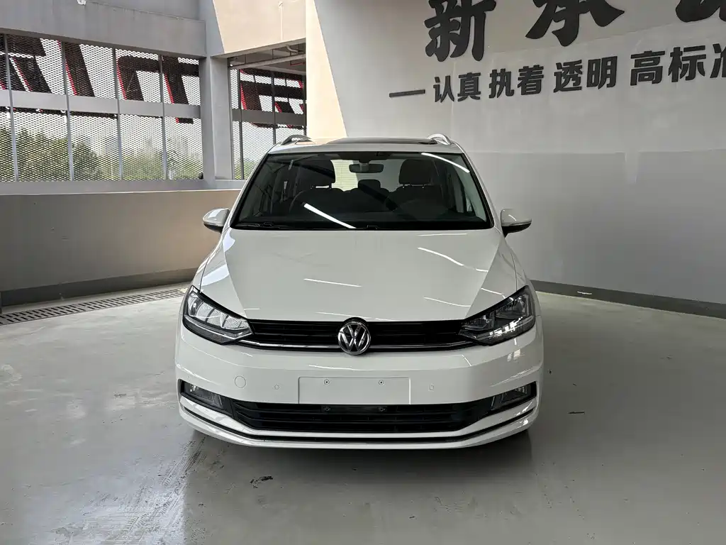 Volkswagen Touran — миниатюра 2