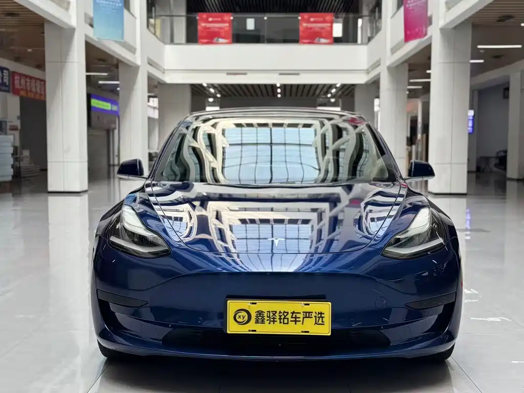 Tesla Model 3 — миниатюра 2