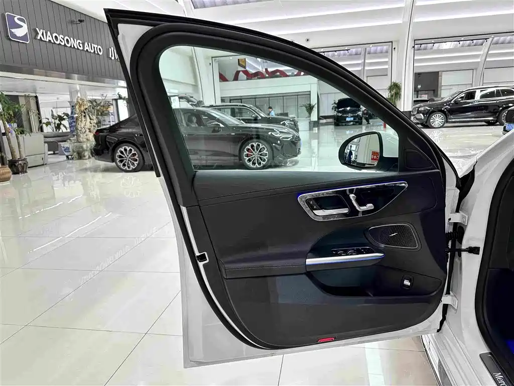 Mercedes-Benz C-Class — миниатюра 17