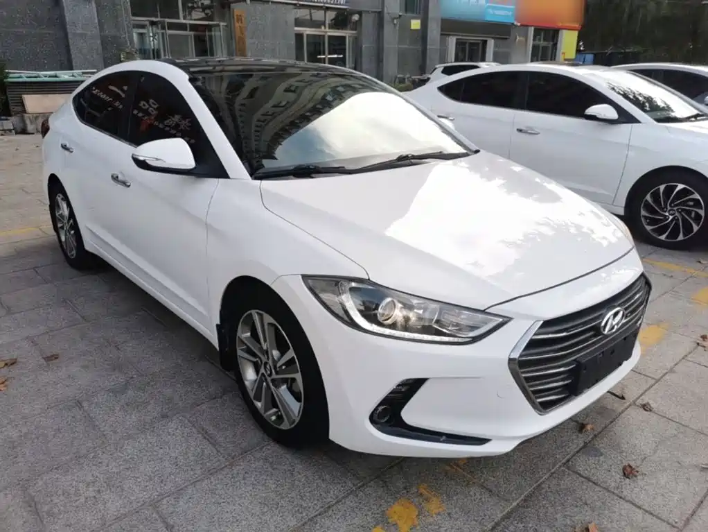 Hyundai Elantra — миниатюра 4