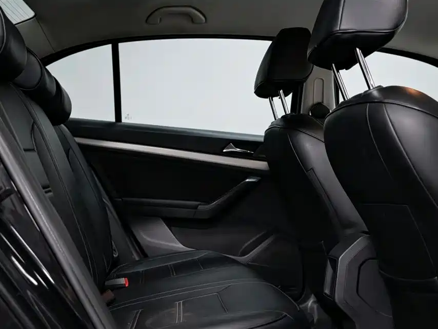 Volkswagen Lavida — миниатюра 6