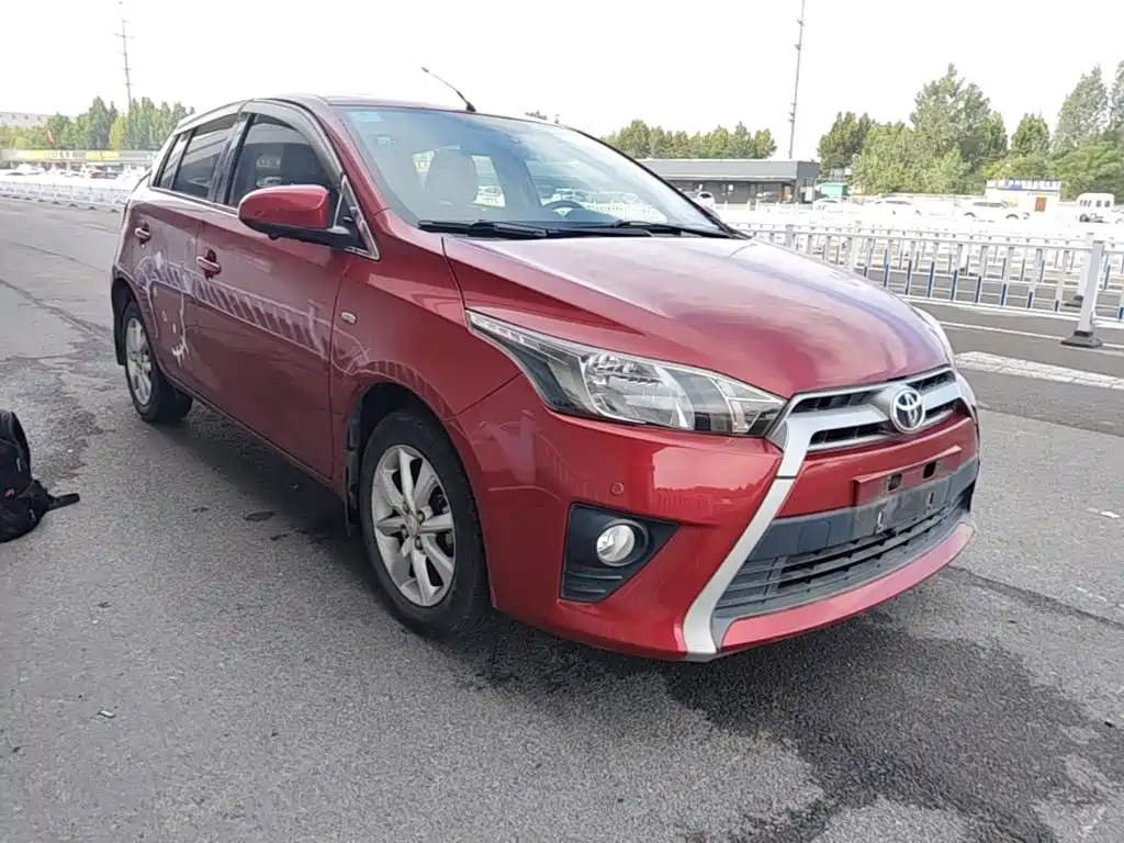 Toyota Yaris L — миниатюра 4