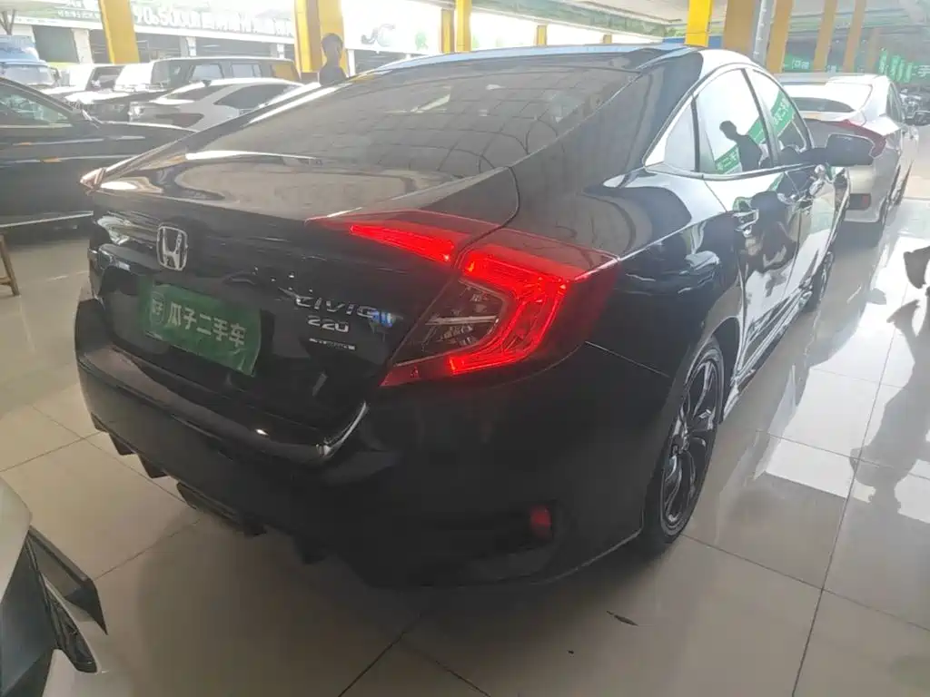 Honda Civic — миниатюра 7