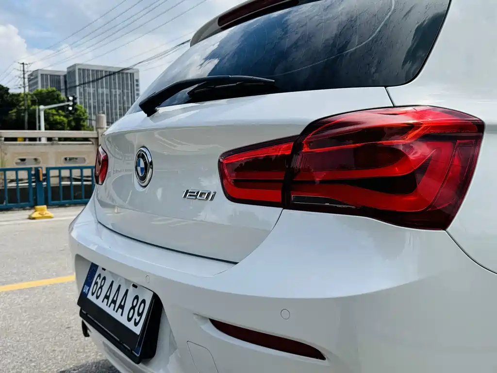 BMW 1 Series (Import) — миниатюра 15