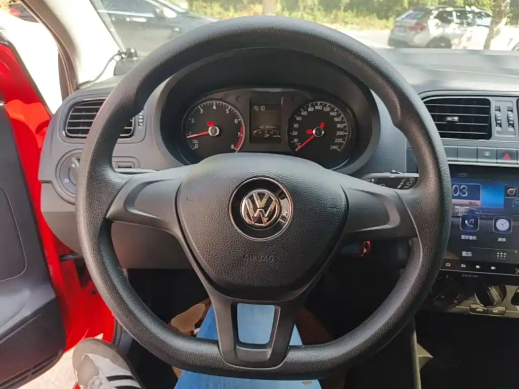 Volkswagen Polo — миниатюра 11