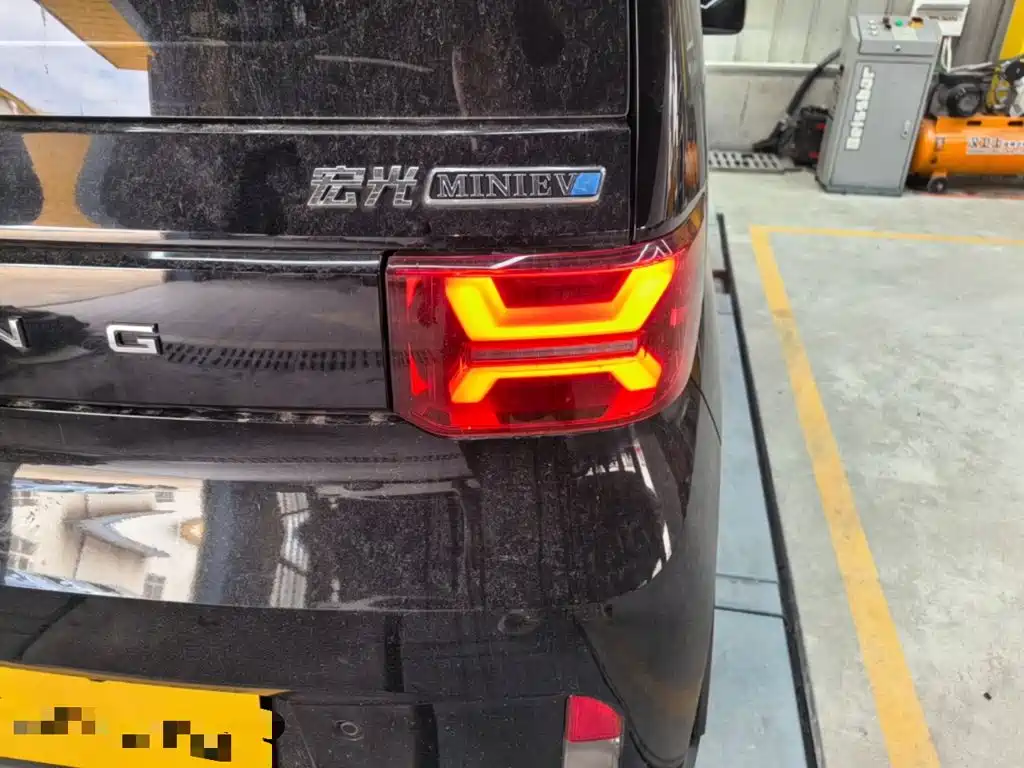 Wuling MINIEV — миниатюра 8