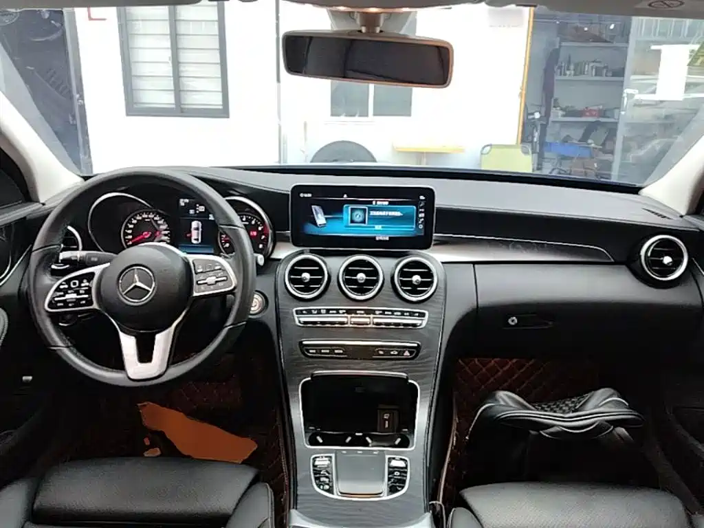 Mercedes-Benz C-Class — миниатюра 10