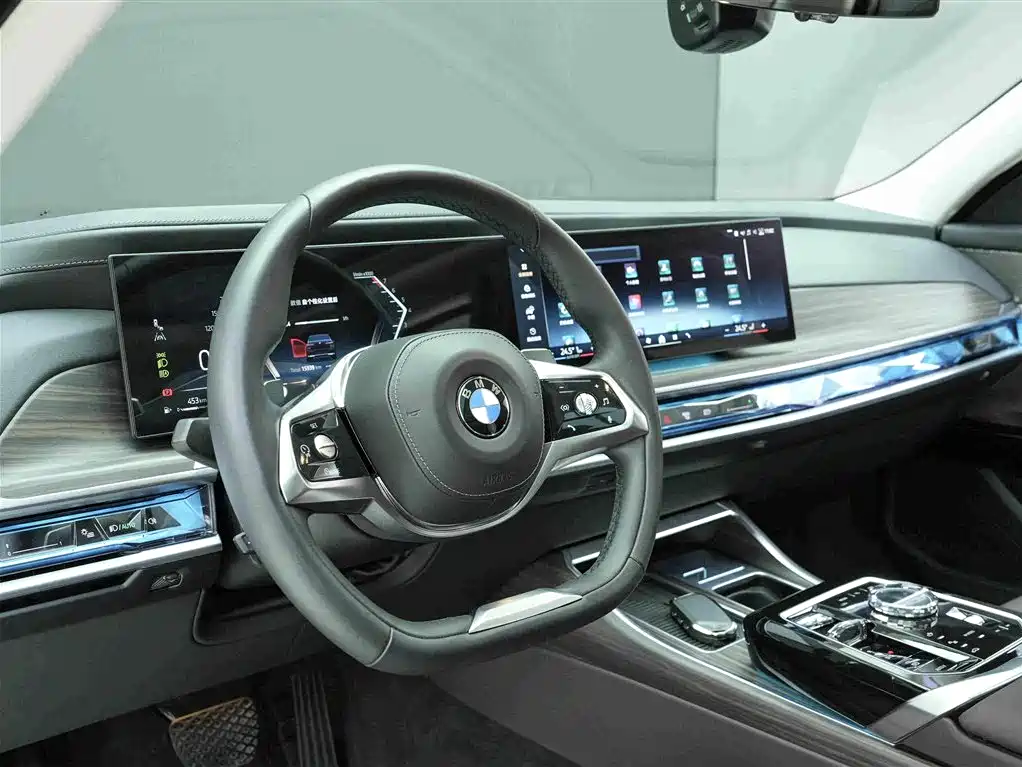BMW 7 Series — миниатюра 7