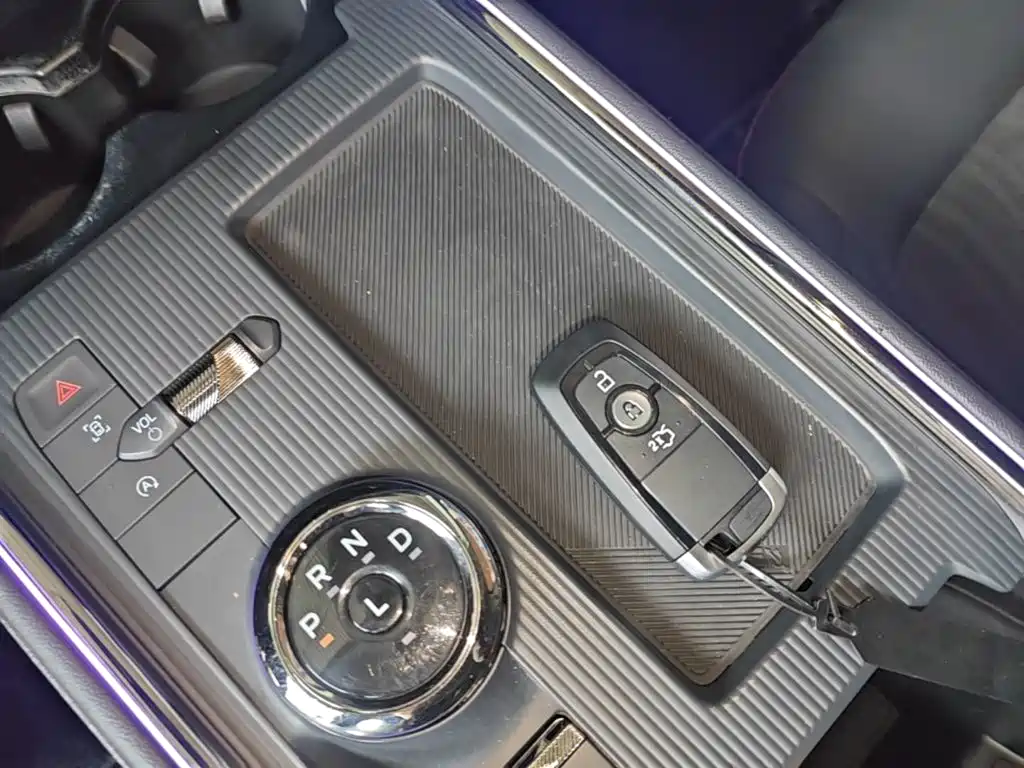 Ford Mondeo — миниатюра 9