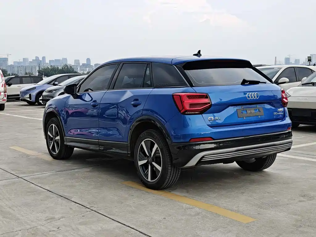 Audi Q2L e-tron — миниатюра 7
