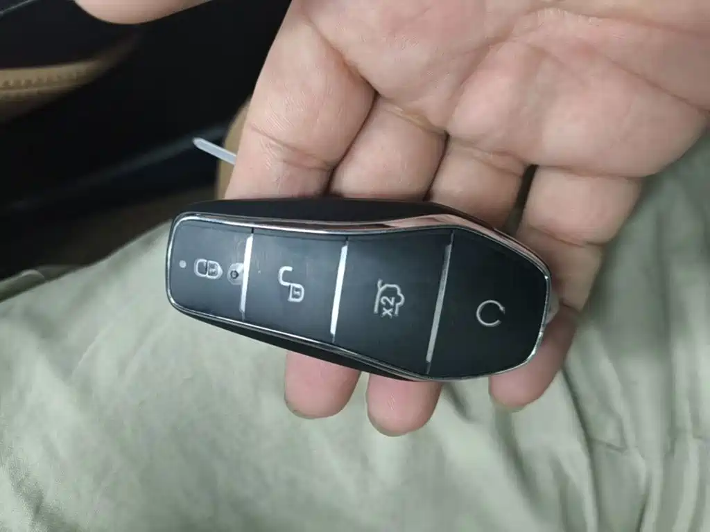 BYD L DM-i — миниатюра 9