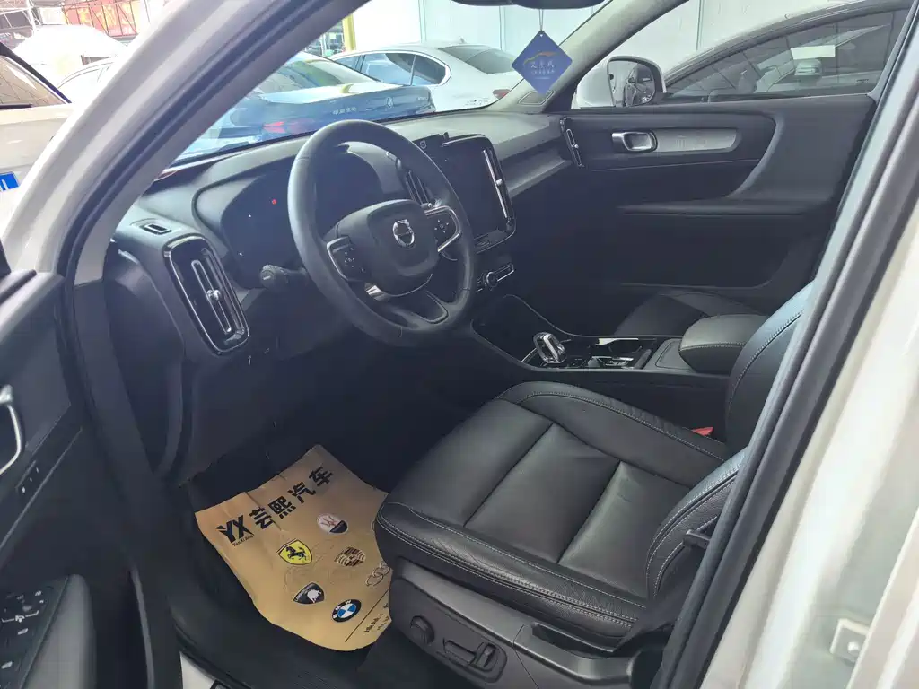 Volvo XC40 T4 4WD Smart Vision Luxury Edition, фото 5