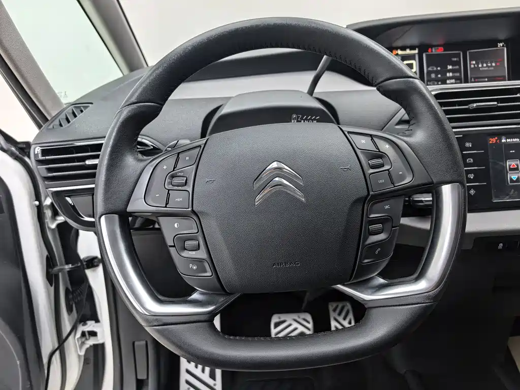Citroen C4 Picasso — миниатюра 12