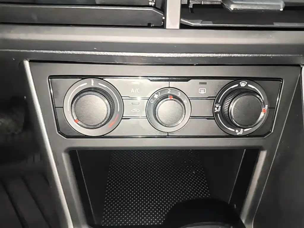 Volkswagen Polo — миниатюра 13