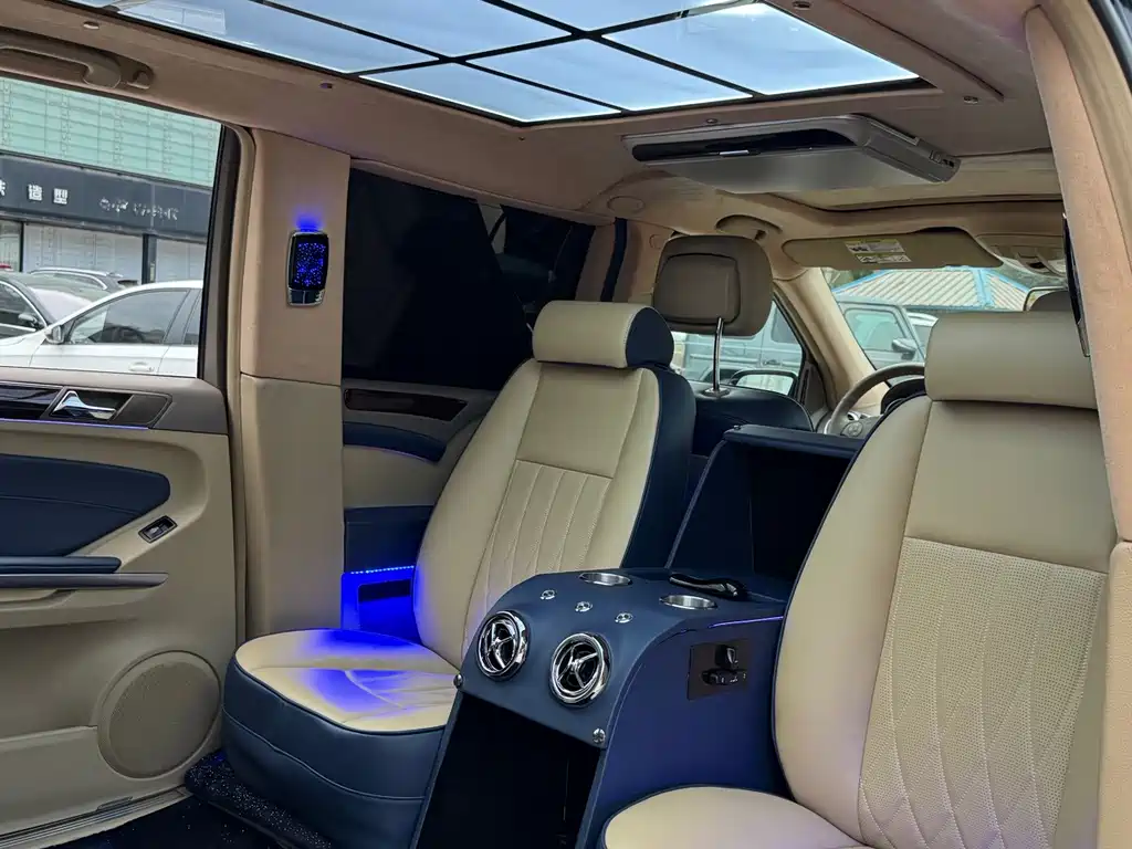 Mercedes-Benz GL-Class — миниатюра 10