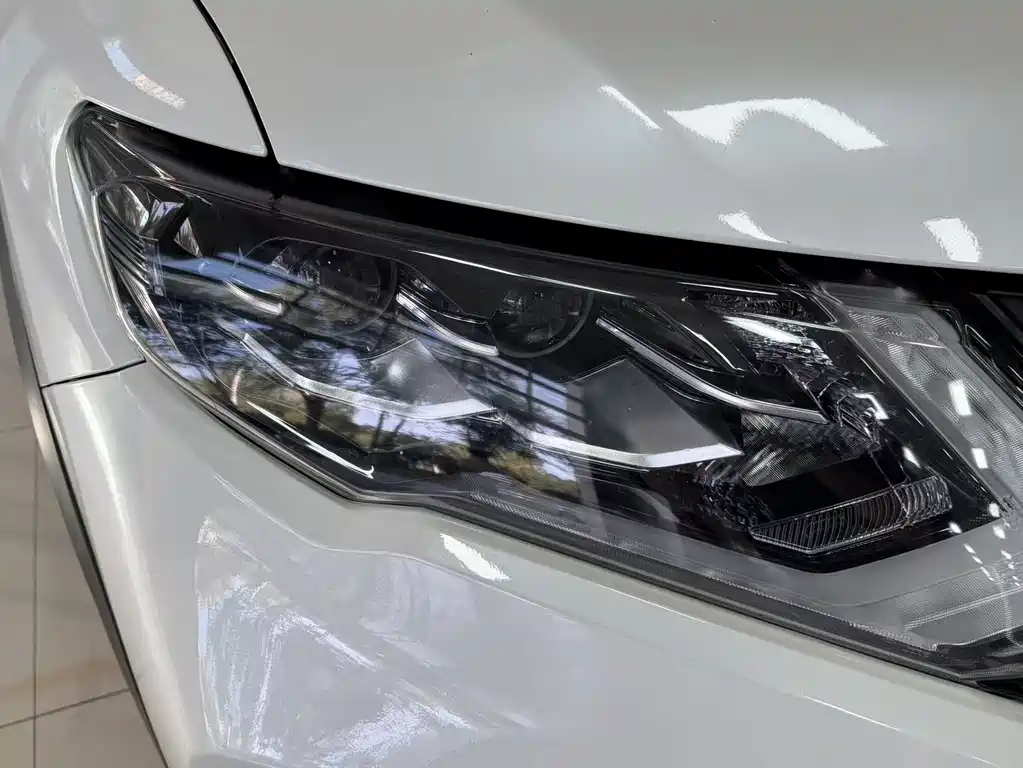 Nissan X-Trail — миниатюра 5