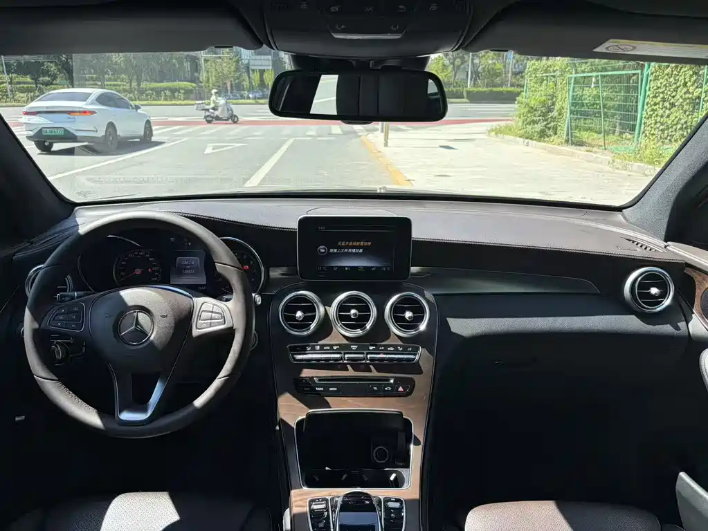 Mercedes-Benz GLC — миниатюра 6