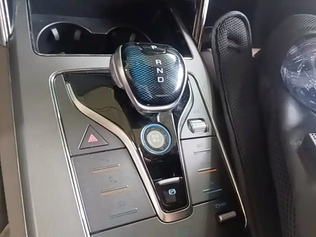 BYD Tang New Energy — миниатюра 14