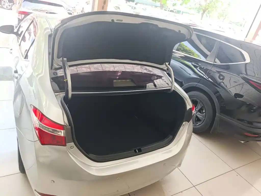 Toyota Corolla — миниатюра 19