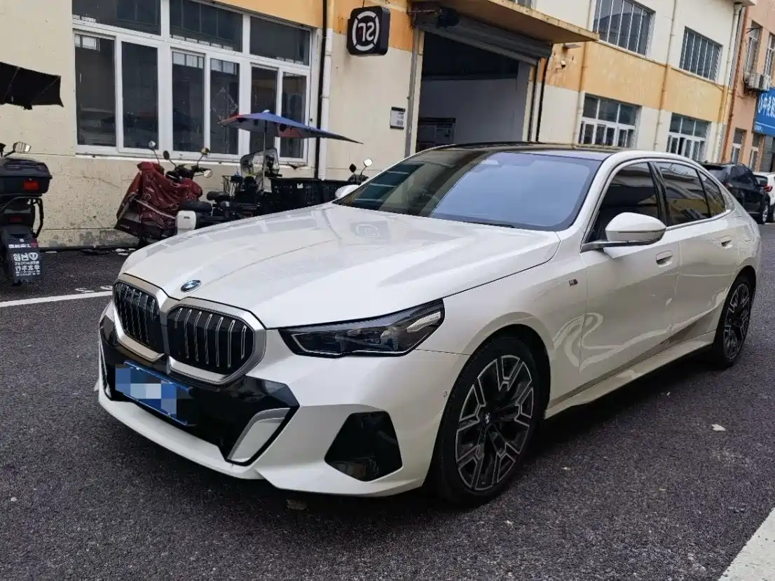宝马5系 2024款 530Li 尊享型 M运动套装 2024