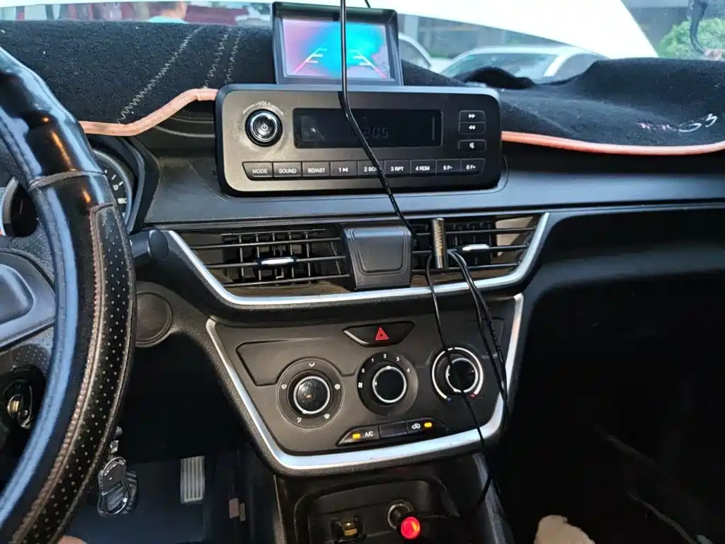 Wuling Hongguang S3 — миниатюра 6