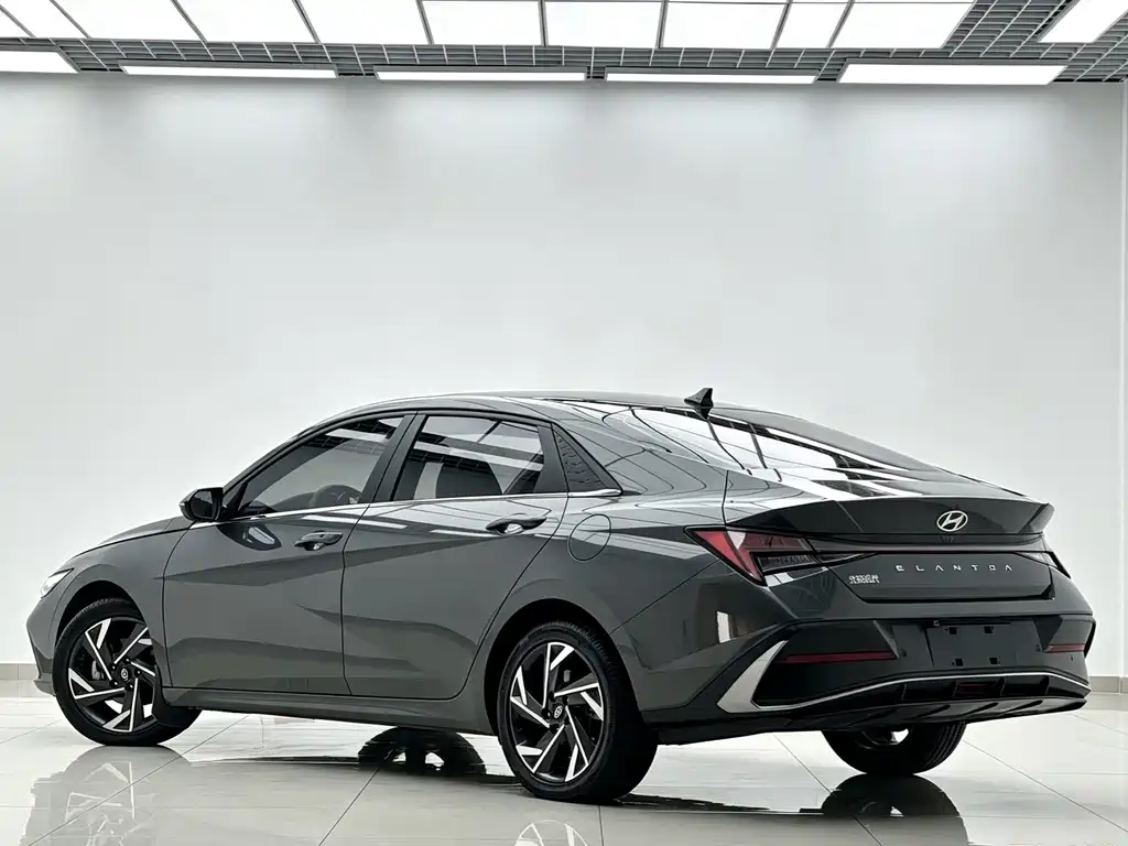 Hyundai Elantra — миниатюра 5