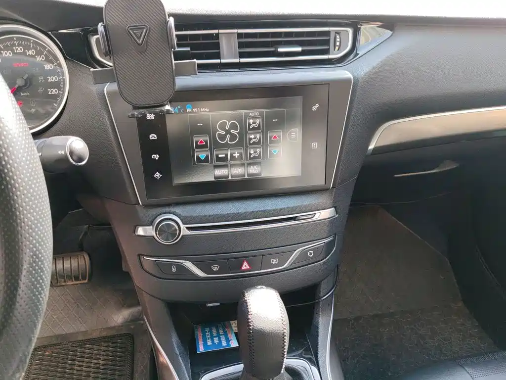Peugeot 408 — миниатюра 15