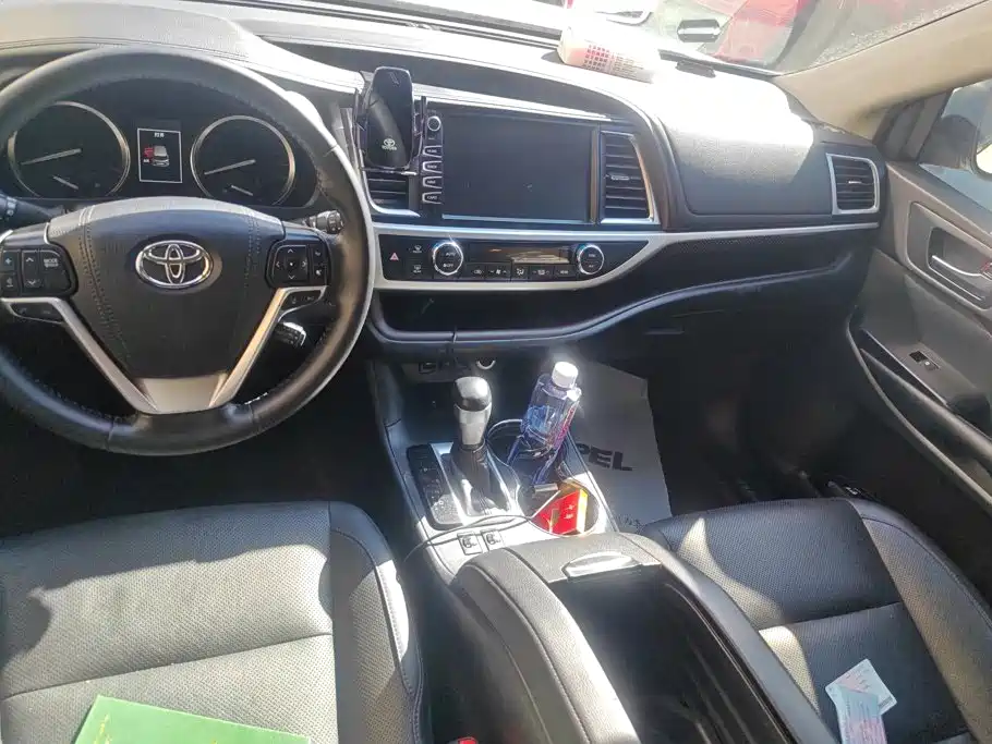 Toyota Highlander — миниатюра 12